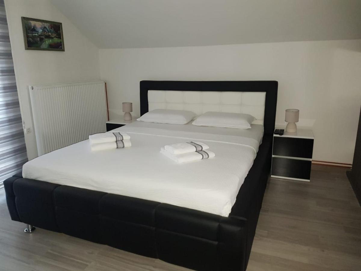 Apartmani Brigita Korenica Dış mekan fotoğraf