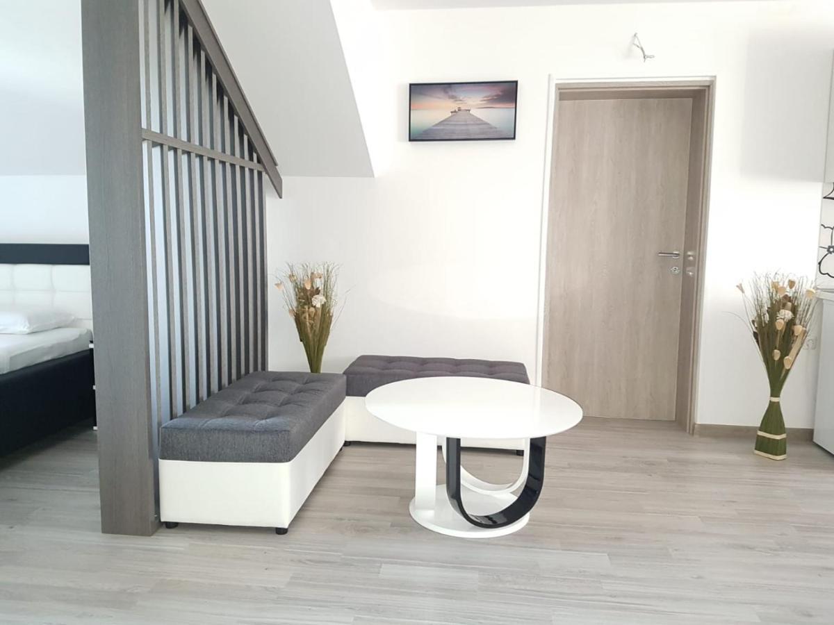 Apartmani Brigita Korenica Dış mekan fotoğraf