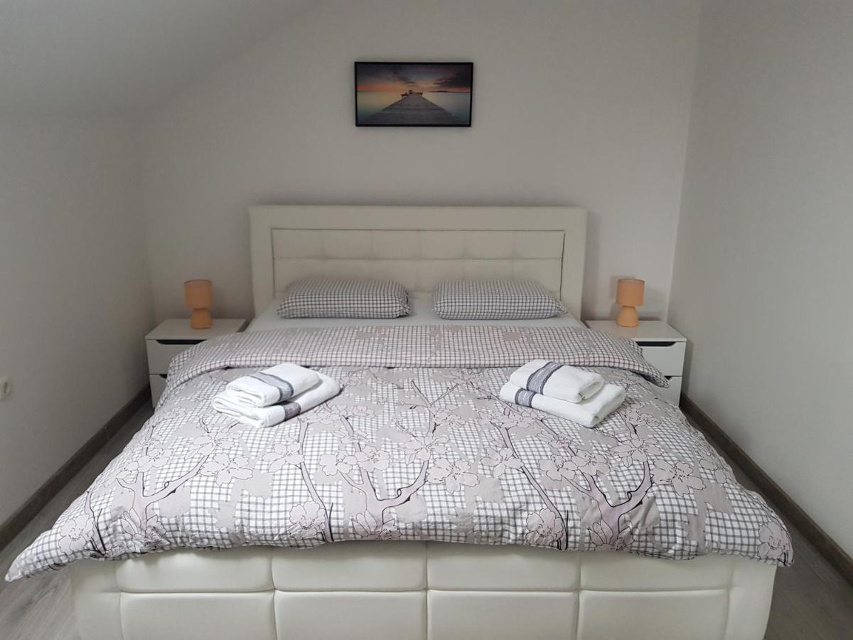 Apartmani Brigita Korenica Dış mekan fotoğraf